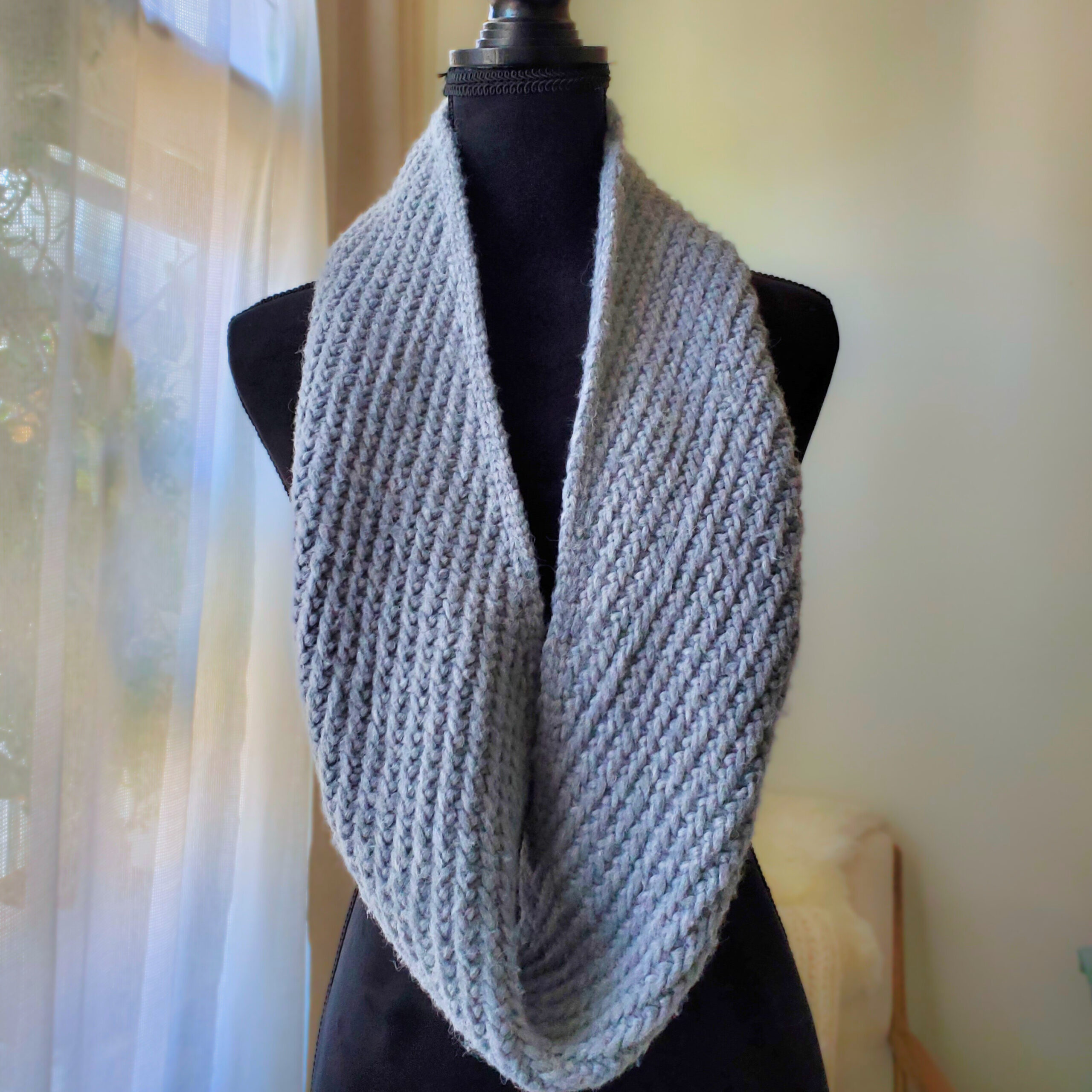 Half Woven Herringbone Infinity Scarf - Pattern Street, image size:2560x2560